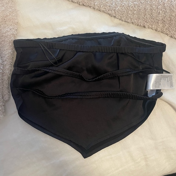 Black Backless Tube Top - Picture 4 of 6